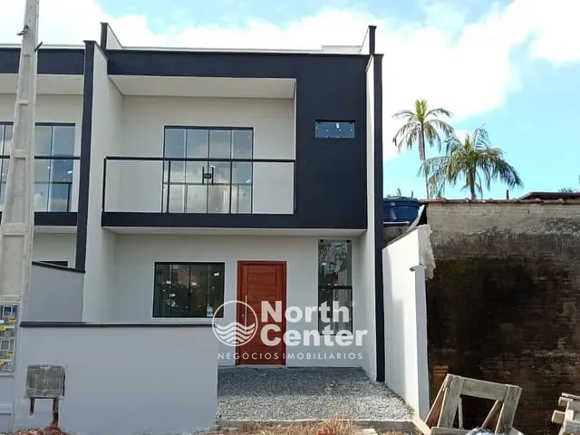 Sobrado com 74m² 2 quartos e 3 banheiros, à venda, no bairro pinheiros em Balneário Barra do Sul