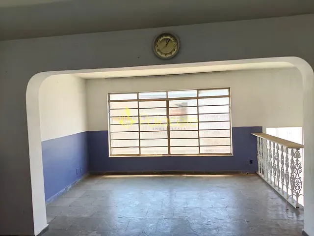Sobrado com 240m² 3 quartos e 2 banheiros, à venda, no bairro Centro em Taubaté