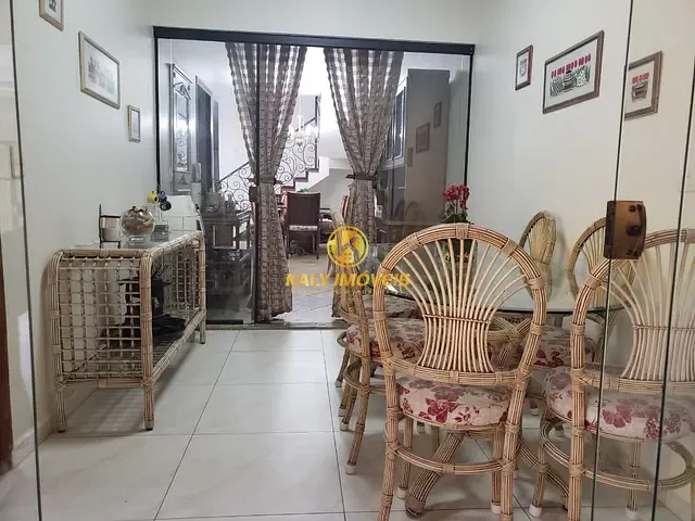 Sobrado com 210m² 3 quartos e 1 banheiro, à venda, no bairro Olímpico em São Caetano do Sul