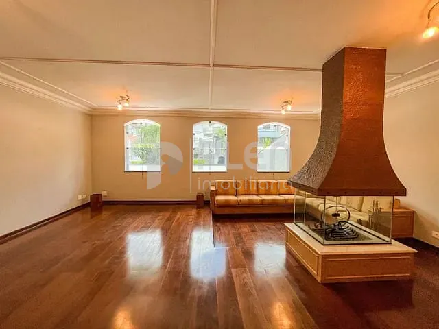 Sobrado com 600m² 4 quartos e 6 banheiros, para alugar, no bairro Jardim Franca em São Paulo