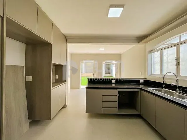 Sobrado com 600m² 4 quartos e 6 banheiros, para alugar, no bairro Jardim Franca em São Paulo