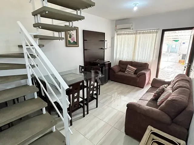 Sobrado 2 quartos e 2 banheiros, à venda, no bairro Joáia em Tijucas