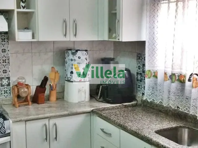 Sobrado com 450m² 3 quartos e 3 banheiros, à venda ou para alugar, no bairro Vila Perreli em Poá