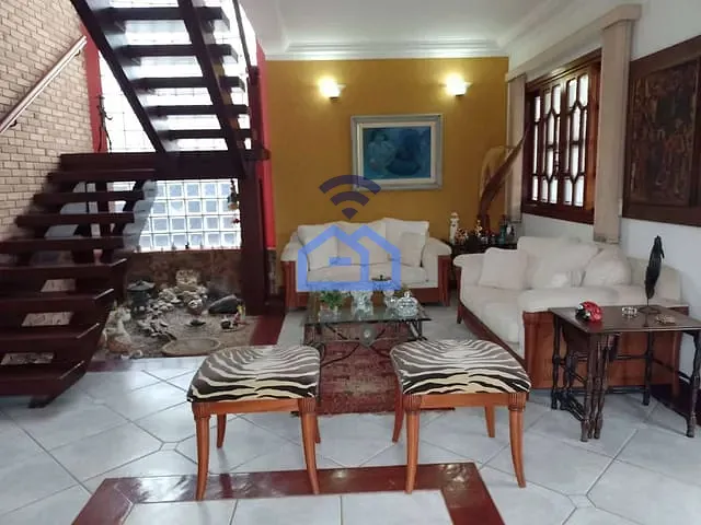 Sobrado com 437m² 4 quartos e 5 banheiros, à venda, no bairro Massaguaçu em Caraguatatuba