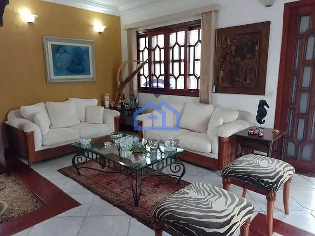 Sobrado com 437m² 4 quartos e 5 banheiros, à venda, no bairro Massaguaçu em Caraguatatuba