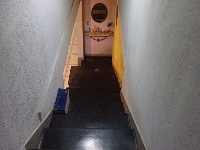 Sobrado 4 quartos e 2 banheiros, à venda, no bairro Parque Industriário em Santo André