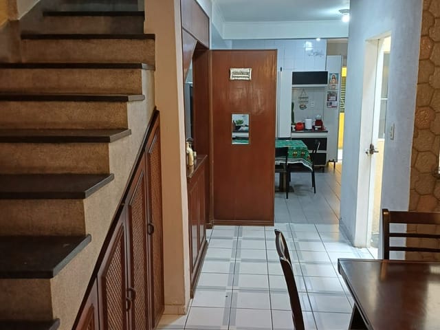 Sobrado 4 quartos e 2 banheiros, à venda, no bairro Parque Industriário em Santo André