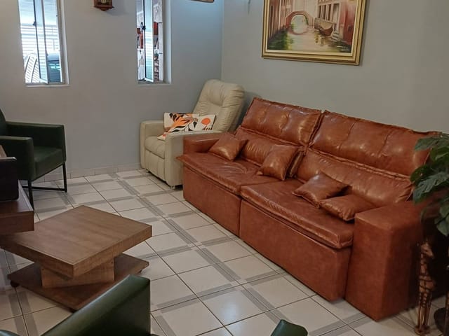 Sobrado 4 quartos e 2 banheiros, à venda, no bairro Parque Industriário em Santo André