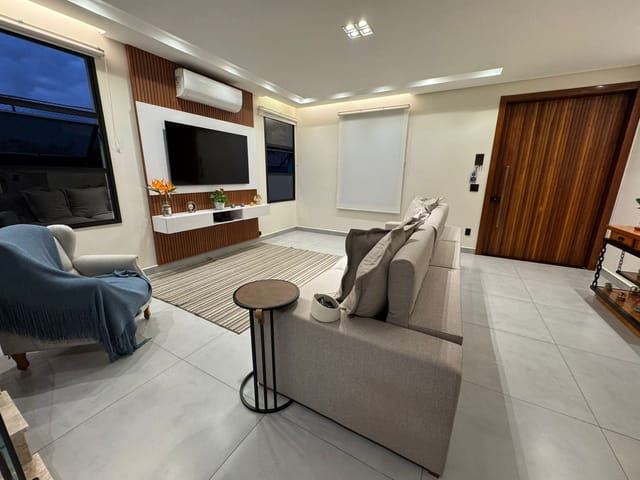 Sobrado com 1000m² 4 quartos e 5 banheiros, à venda, no bairro Parque das Nações em Pindamonhangaba