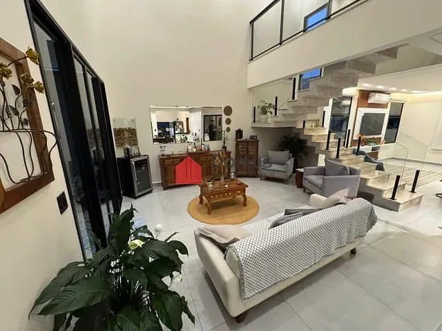 Sobrado com 1000m² 4 quartos e 5 banheiros, à venda, no bairro Parque das Nações em Pindamonhangaba