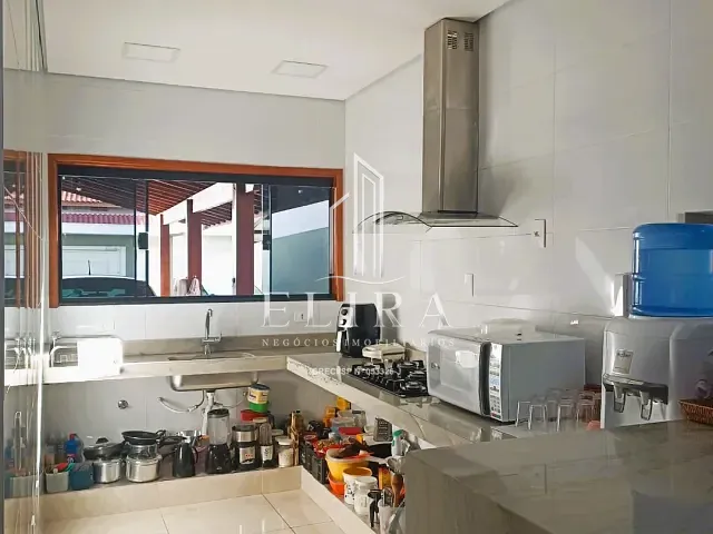 Sobrado com 190m² 2 quartos e 3 banheiros, à venda, no bairro Parque Nova Carioba em Americana