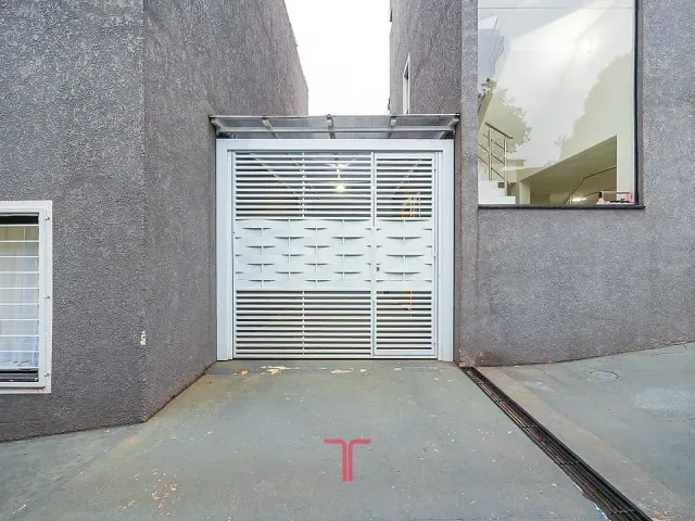 Sobrado com 104m² 4 quartos e 3 banheiros, à venda, no bairro Cidade Industrial em Curitiba