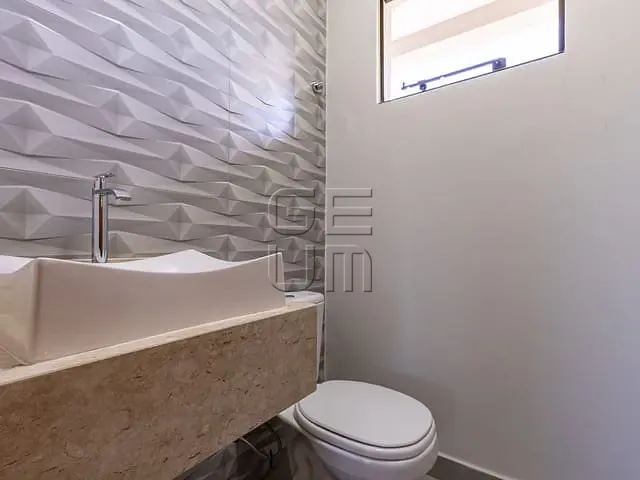 Sobrado com 1476m² 3 quartos e 5 banheiros, à venda, no bairro Rodovia em Sertanópolis