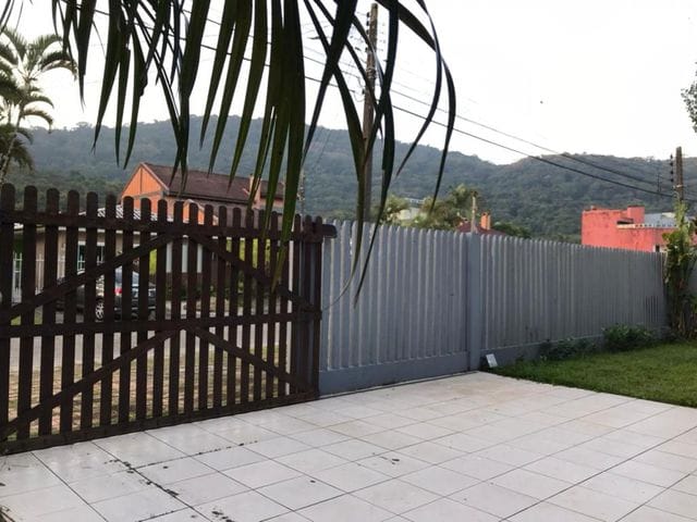Sobrado com 464m² 4 quartos e 3 banheiros, à venda, no bairro Prainha em Matinhos