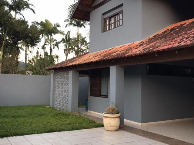 Sobrado com 464m² 4 quartos e 3 banheiros, à venda, no bairro Prainha em Matinhos