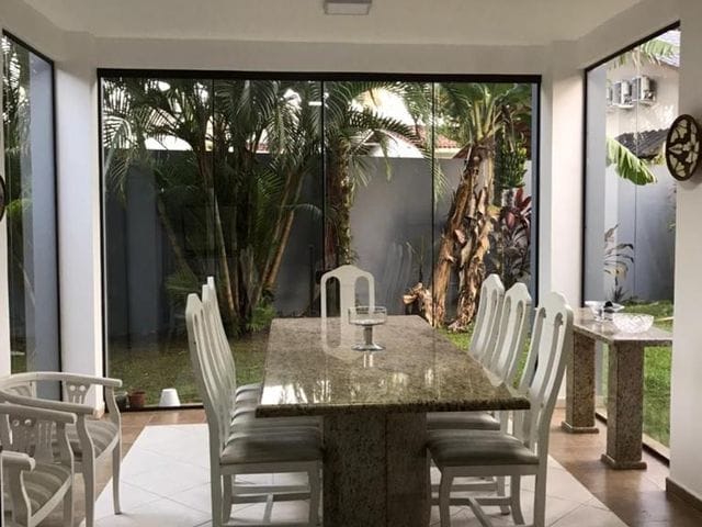 Sobrado com 464m² 4 quartos e 3 banheiros, à venda, no bairro Prainha em Matinhos