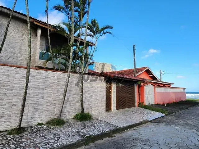 Sobrado com 228m² 5 quartos e 2 banheiros, à venda, no bairro Vila Anchieta em Itanhaém