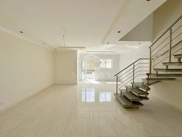Sobrado com 172m² 3 quartos e 3 banheiros, à venda, no bairro Boneca do Iguaçu em São José dos Pinhais