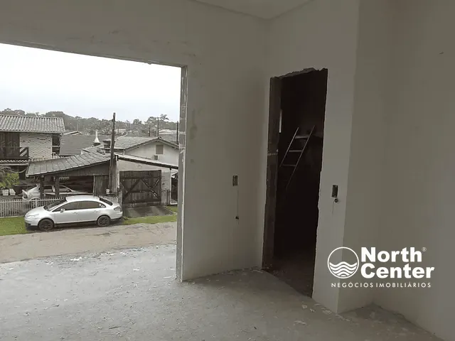 Sobrado com 73m² 2 quartos e 3 banheiros, à venda, no bairro pinheiros em Balneário Barra do Sul