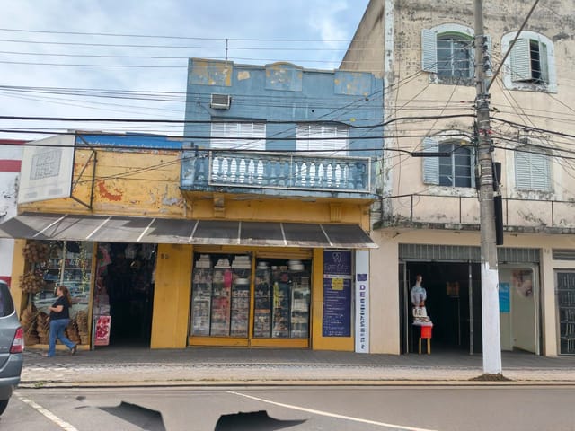 Sobrado 1 quarto e 2 banheiros, para alugar, no bairro Centro em Taubaté