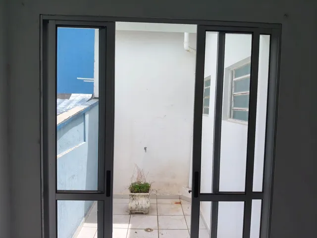 Sobrado 1 quarto e 2 banheiros, para alugar, no bairro Centro em Taubaté