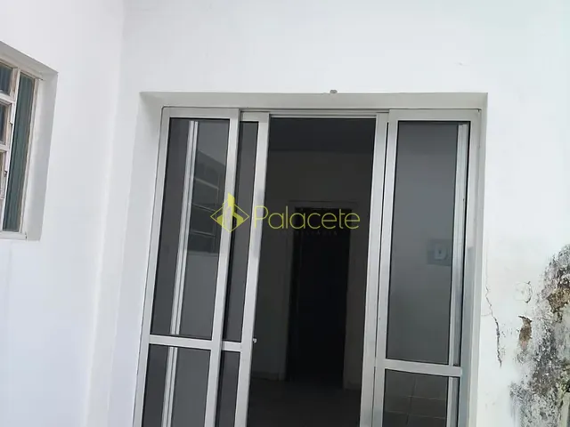 Sobrado 1 quarto e 2 banheiros, para alugar, no bairro Centro em Taubaté