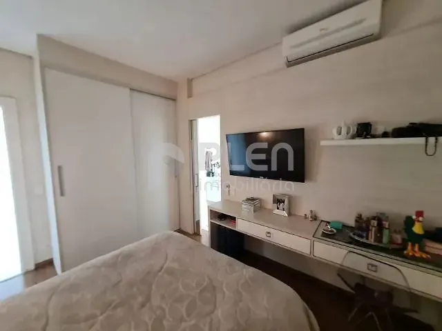 Sobrado com 1150m² 5 quartos e 9 banheiros, à venda, no bairro Jardim São Bento em São Paulo