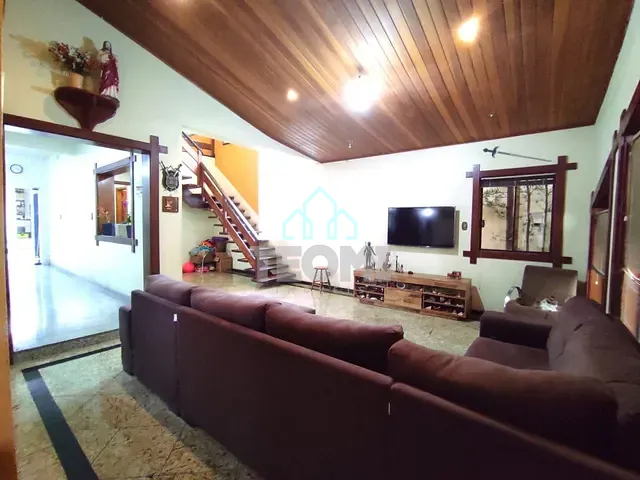 Sobrado com 419m² 5 quartos e 4 banheiros, à venda, no bairro Esplanada Independência em Taubaté