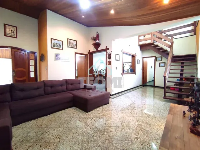 Sobrado com 419m² 5 quartos e 4 banheiros, à venda, no bairro Esplanada Independência em Taubaté