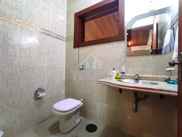 Sobrado com 419m² 5 quartos e 4 banheiros, à venda, no bairro Esplanada Independência em Taubaté