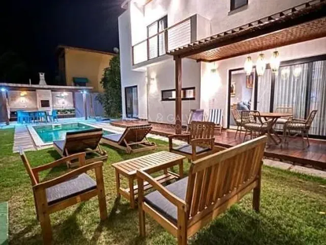Sobrado com 186m² 4 quartos e 5 banheiros, à venda, no bairro Villas do Arraial II em Arraial D'ajuda