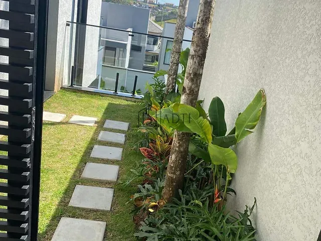 Sobrado com 300m² 3 quartos e 1 banheiro, à venda, no bairro Cézar de Souza em Mogi das Cruzes