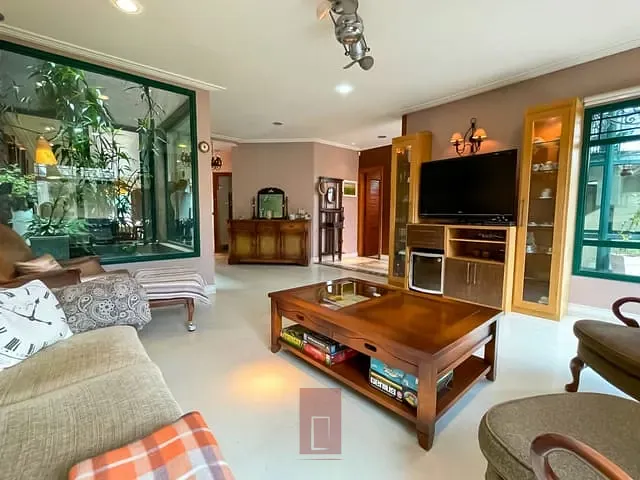 Sobrado com 370m² 4 quartos e 7 banheiros, à venda, no bairro Vila Paiva em São Paulo