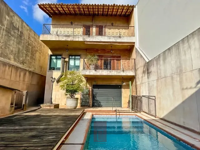 Sobrado com 370m² 4 quartos e 7 banheiros, à venda, no bairro Vila Paiva em São Paulo