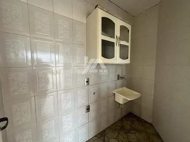 Sobrado com 547m² 3 quartos e 2 banheiros, à venda, no bairro Estrela em Ponta Grossa