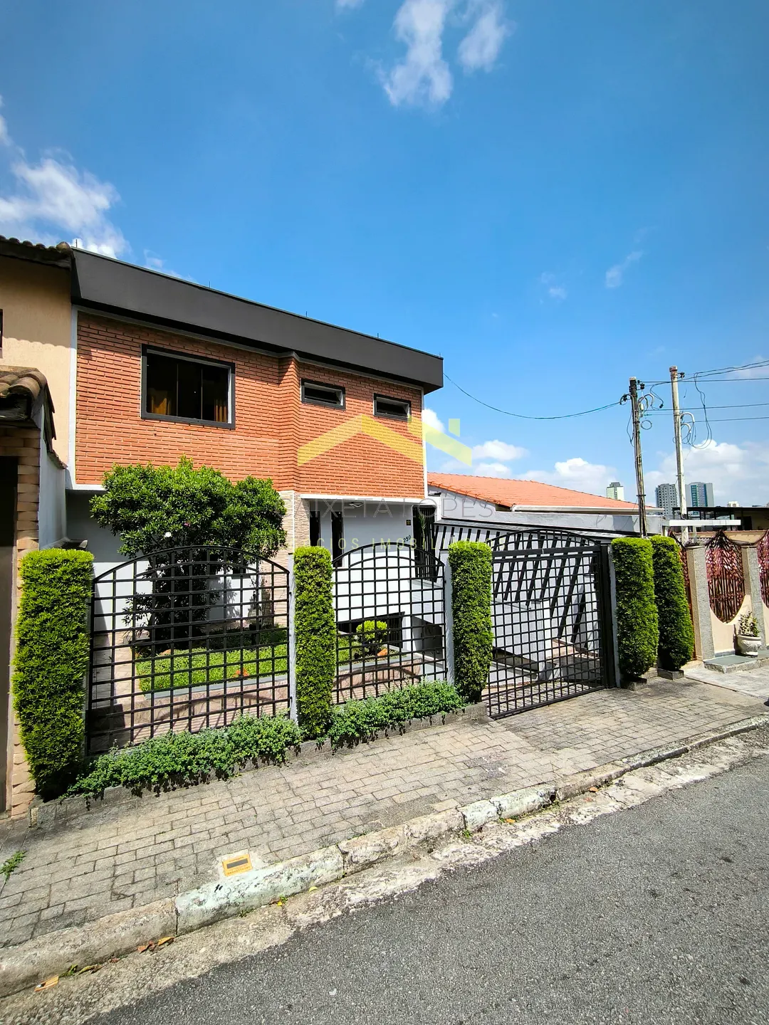 Sobrado, 3 quartos, 212 m² - Foto 1