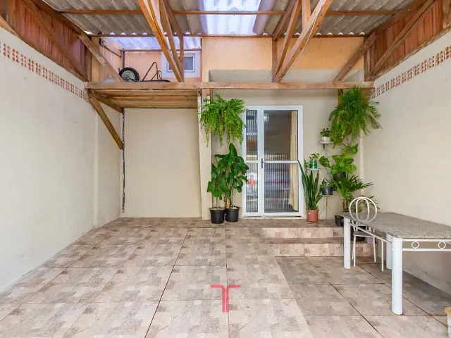 Sobrado com 115m² 2 quartos e 2 banheiros, à venda, no bairro Campo de Santana em Curitiba