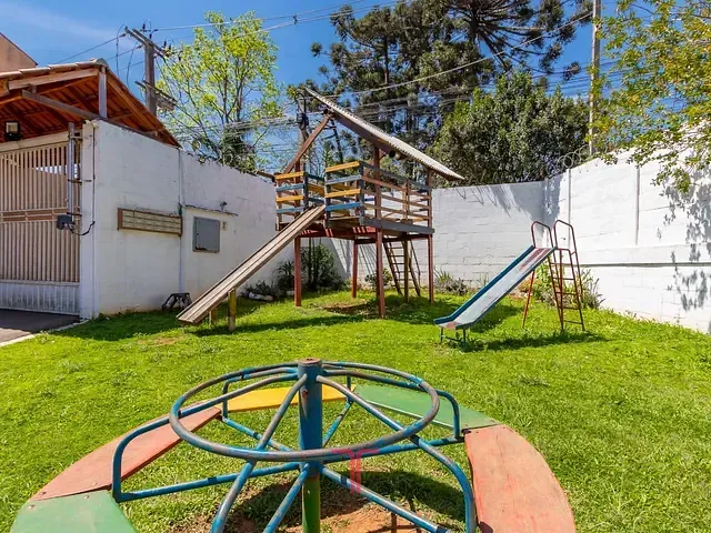 Sobrado com 115m² 2 quartos e 2 banheiros, à venda, no bairro Campo de Santana em Curitiba