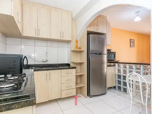 Sobrado com 115m² 2 quartos e 2 banheiros, à venda, no bairro Campo de Santana em Curitiba