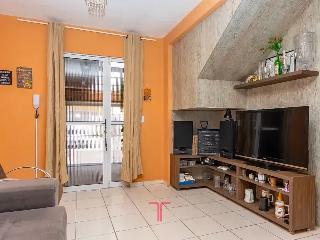 Sobrado com 95m² 2 quartos e 2 banheiros, à venda, no bairro Campo de Santana em Curitiba