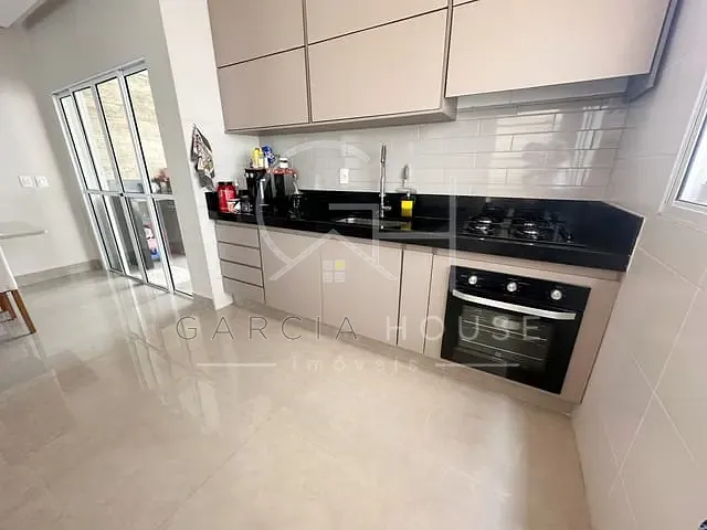 Sobrado com 322m² 3 quartos e 1 banheiro, à venda, no bairro Bonfim Paulista em Ribeirão Preto