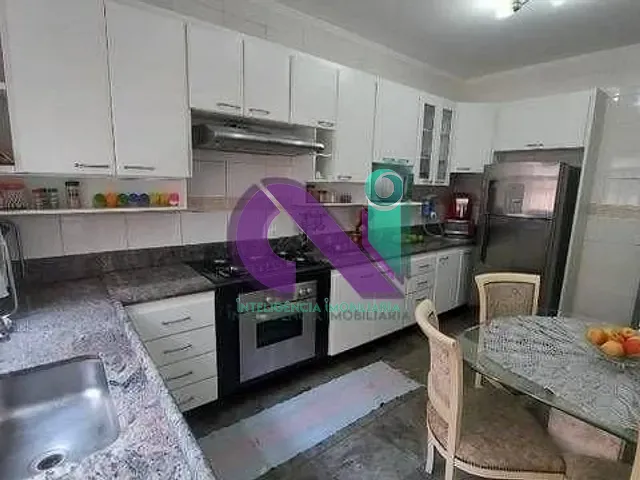 Sobrado com 175m² 3 quartos e 2 banheiros, à venda, no bairro Pestana em Osasco