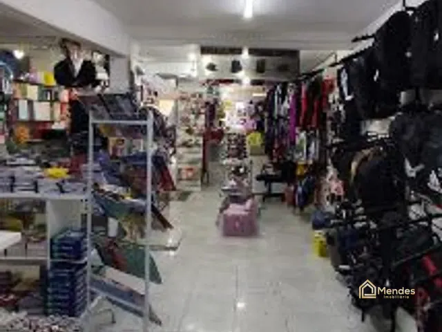 Sobrado com 200m², à venda, no bairro Sítio Cercado em Curitiba