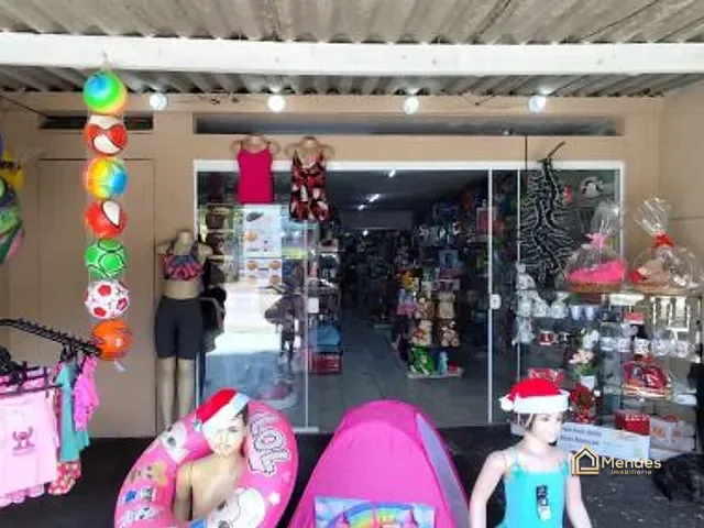 Sobrado com 200m², à venda, no bairro Sítio Cercado em Curitiba