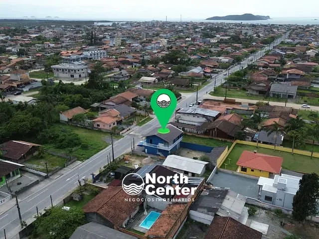 Sobrado com 360m² 3 quartos e 3 banheiros, à venda, no bairro Salinas em Balneário Barra do Sul