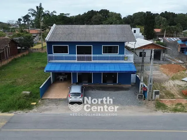 Sobrado com 360m² 3 quartos e 3 banheiros, à venda, no bairro Salinas em Balneário Barra do Sul