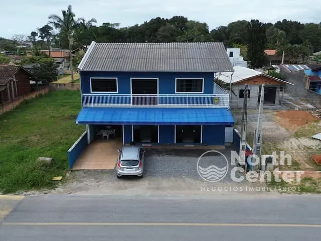 Sobrado com 360m² 3 quartos e 3 banheiros, à venda, no bairro Salinas em Balneário Barra do Sul