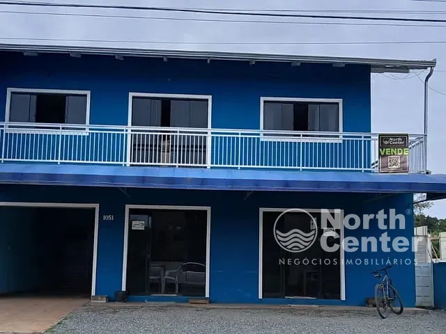 Sobrado com 360m² 3 quartos e 3 banheiros, à venda, no bairro Salinas em Balneário Barra do Sul