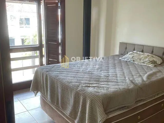 Sobrado com 160m² 3 quartos e 2 banheiros, à venda, no bairro Hípica em Porto Alegre