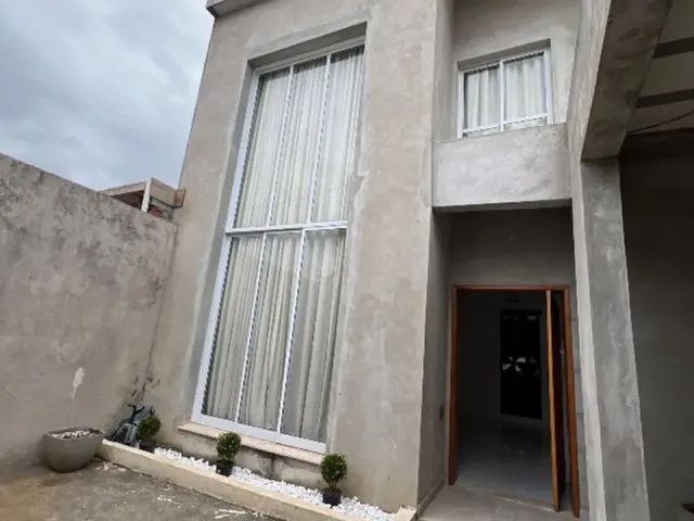 Sobrado com 200m² 4 quartos e 2 banheiros, à venda, no bairro Loteamento Residencial e Comercial Araguaia em Pindamonhangaba